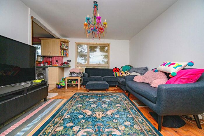 2 Bedroom Apartment For Sale In Watersplash Court, London Colney, St. Albans, AL2