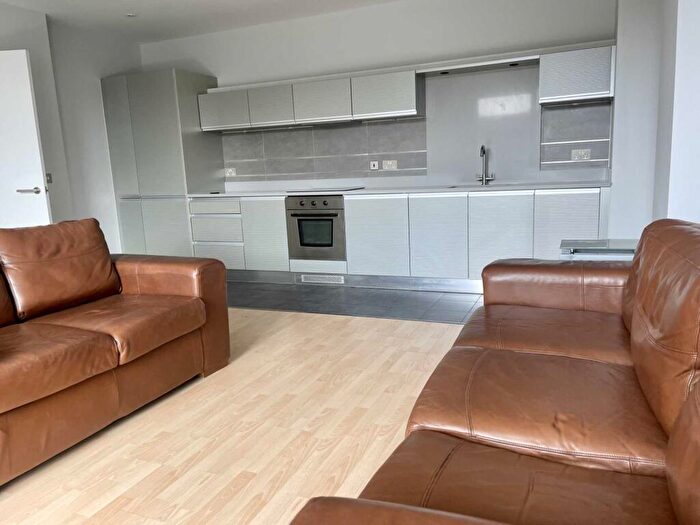 2 Bedroom Apartment To Rent In Great Northern Tower, Manchester, M3