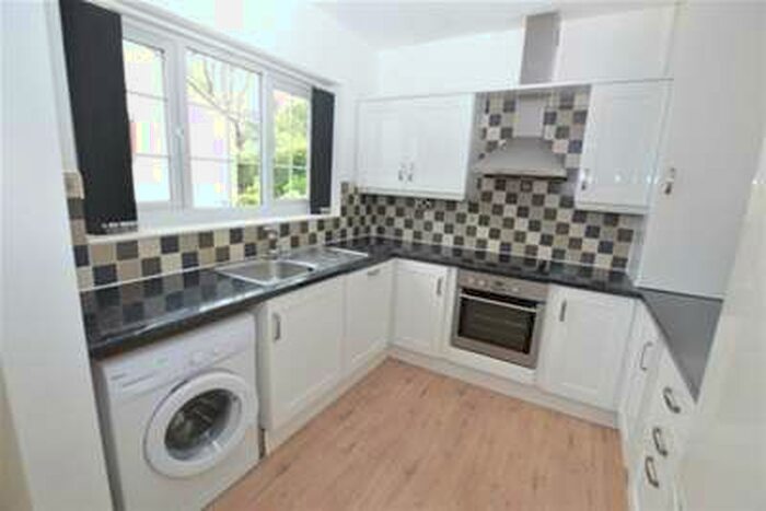 1 Bedroom Flat To Rent In Fairwinds Close, Dronfield, S18