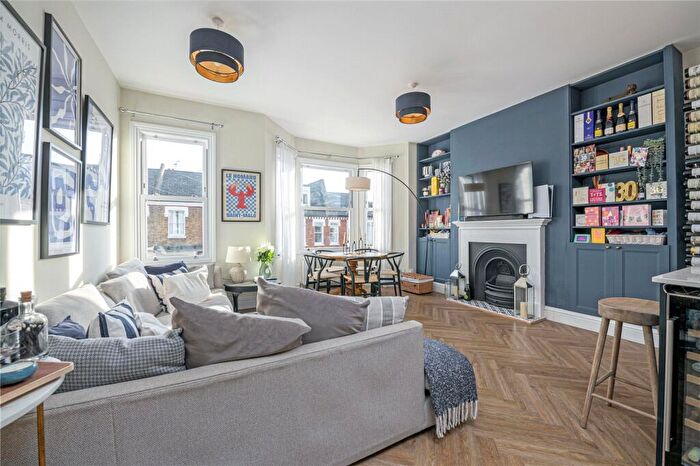 3 Bedroom Apartment For Sale In Kelmscott Road, London, SW11