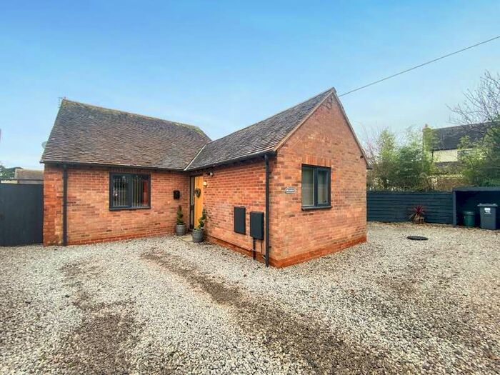 4 Bedroom Bungalow For Sale In Brambles, Malvern Road, Powick, Worcester, WR2