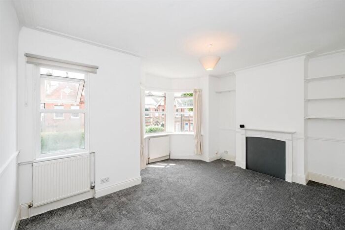 1 Bedroom Flat To Rent In Edward Road, Walthamstow, E17