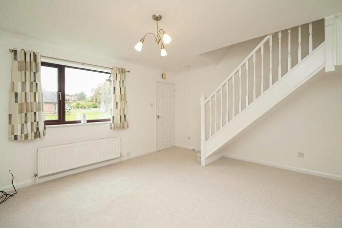 2 Bedroom Barn Conversion To Rent In Flemish Fields, Chertsey, KT16