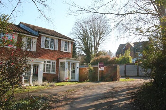 2 Bedroom House For Sale In Aquila Close, Leatherhead, KT22