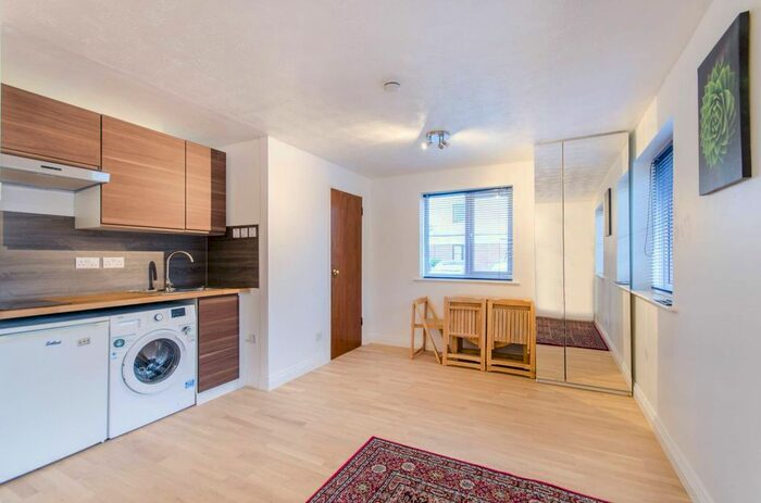 1 Bedroom Flat To Rent In Vicars Bridge Close, Alperton, Wembley, HA0