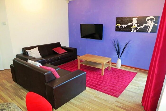 5 Bedroom Terraced House To Rent In £ Pppw Including Bills, Patten Street, Withington, M20