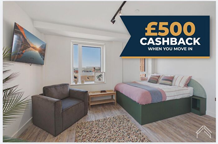 Apartment To Rent In Clarence Street, London, KT1