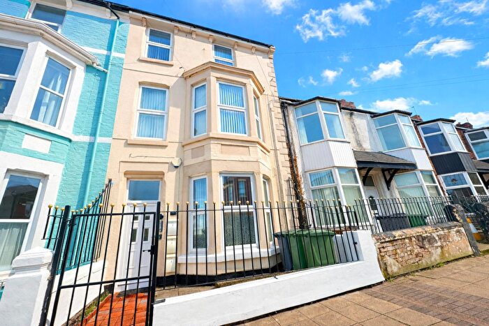 3 Bedroom Apartment For Sale In Waterloo Road, Wallasey, CH45