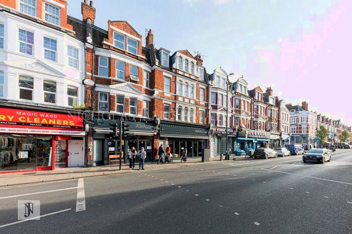 3 Bedroom Flat To Rent In Grand Parade, Green Lanes, Haringey, N4