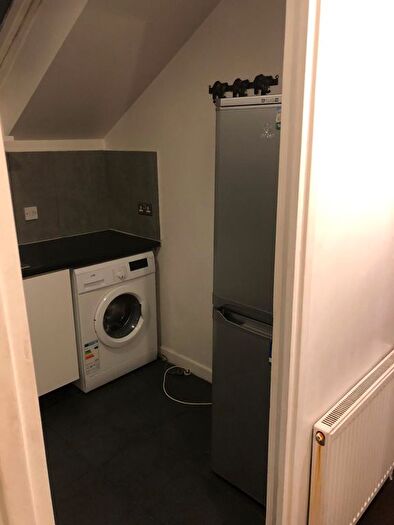 3 Bedroom Flat To Rent In Headstone Road, Harrow, HA1