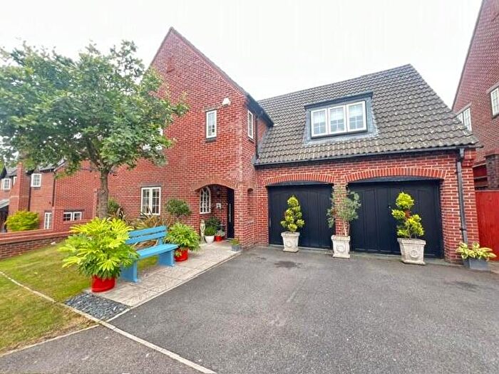 5 Bedroom House To Rent In Ringwood, BH24