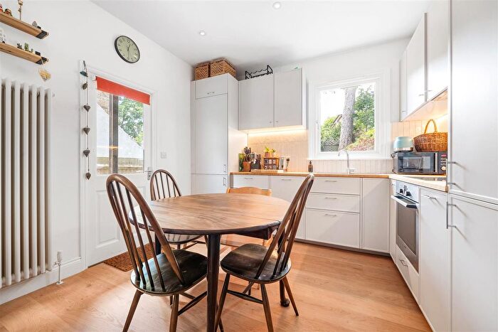 2 Bedroom Flat For Sale In Durban Road, West Norwood, SE27