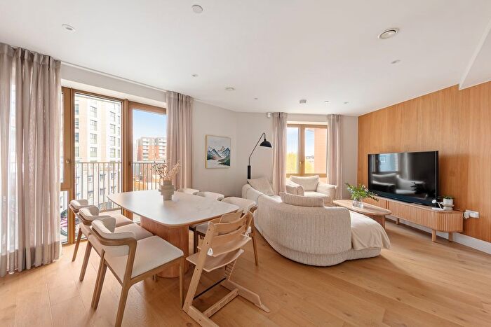 2 Bedroom Flat For Sale In Lily House, Capital Interchange Way Brentford, TW8