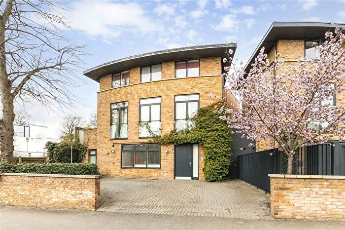 4 Bedroom Property To Rent In St. Mary's Road, Wimbledon, SW19