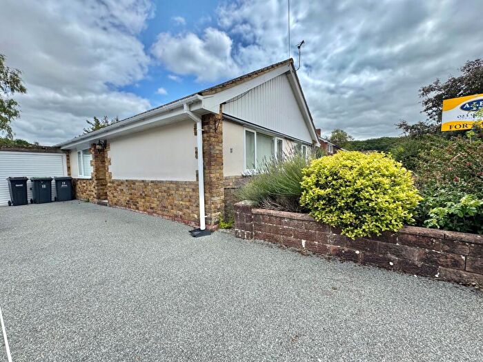 3 Bedroom Bungalow To Rent In Albretia Avenue, Waterlooville, PO8