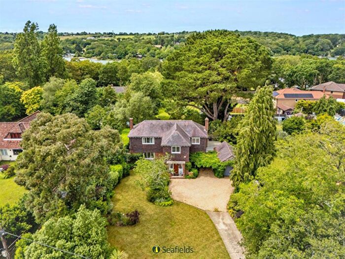 3 Bedroom Detached House For Sale In Fishbourne Lane, Ryde, PO33