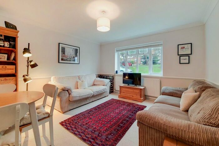 2 Bedroom Flat To Rent In Arlington Lodge, Monument Hill, Weybridge, KT13