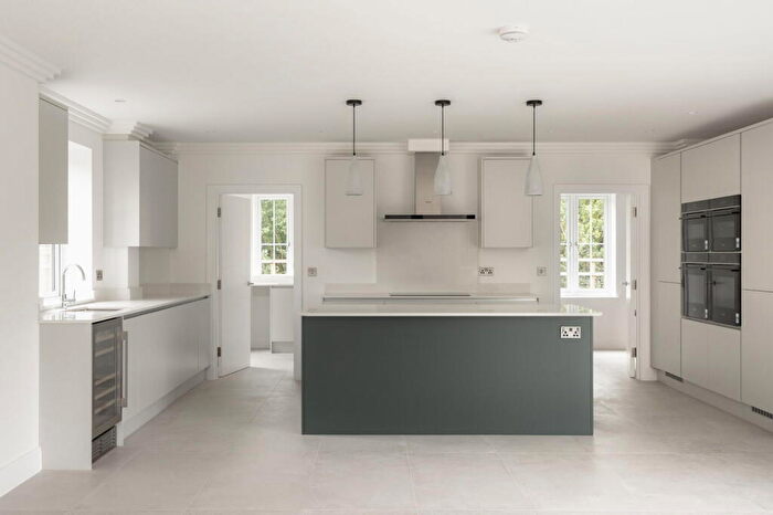 5 Bedroom Detached House For Sale In Little Copse, Astrope, Hertfordshire, HP23