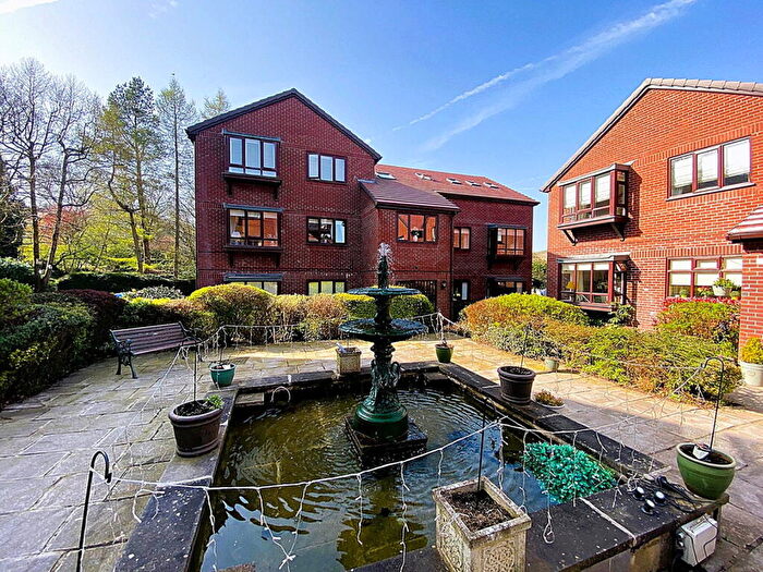 2 Bedroom Apartment For Sale In Apt. Smallbrook, Heathfields Sq, Spring Meadow Lane, Uppermill, OL3