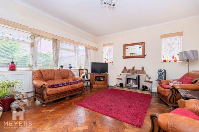 2 Bedroom Bungalow For Sale In Glendale Road, Bournemouth, BH6