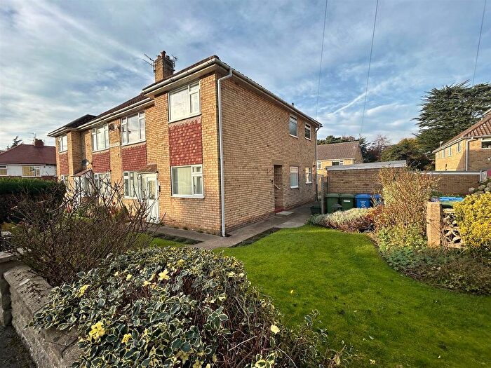 2 Bedroom Flat To Rent In Manor Gardens, Scarborough, YO12