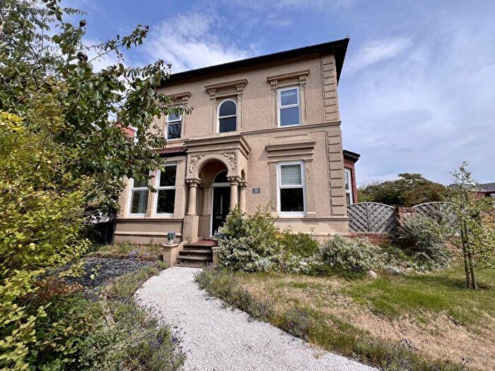 4 Bedroom Detached House To Rent In Golf Open - Liverpool Road, Birkdale - Sleeps, PR8