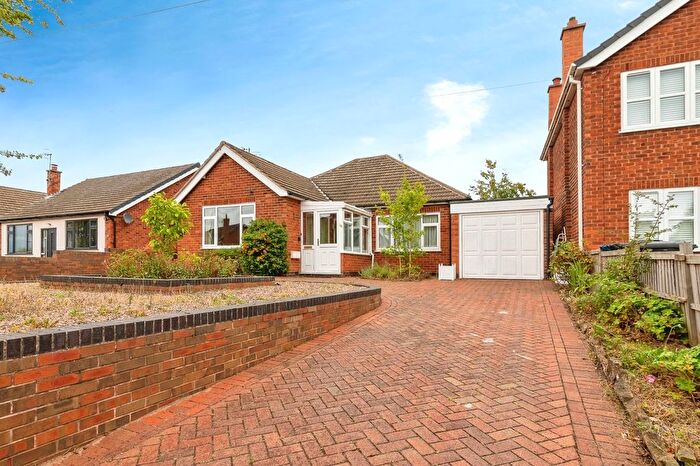 2 Bedroom Bungalow For Sale In Walcote Drive, West Bridgford, Nottingham, Nottinghamshire, NG2