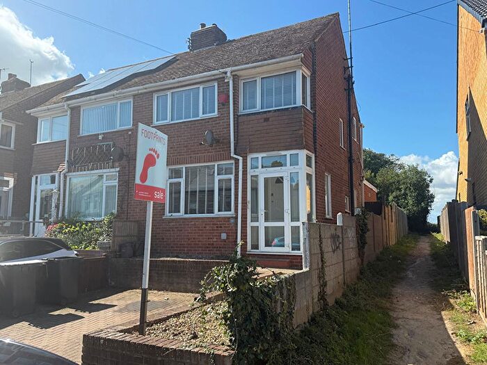 3 Bedroom Semi-Detached House For Sale In Northdown Road, Broadstairs, CT10