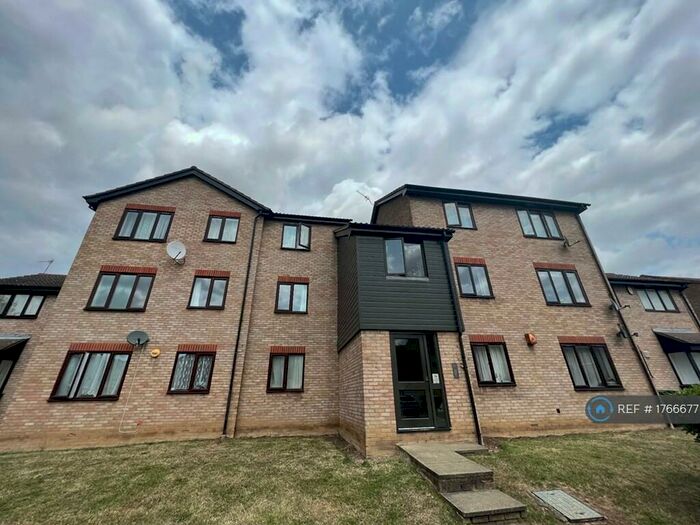 2 Bedroom Flat To Rent In Halifield Drive, Belvedere, DA17