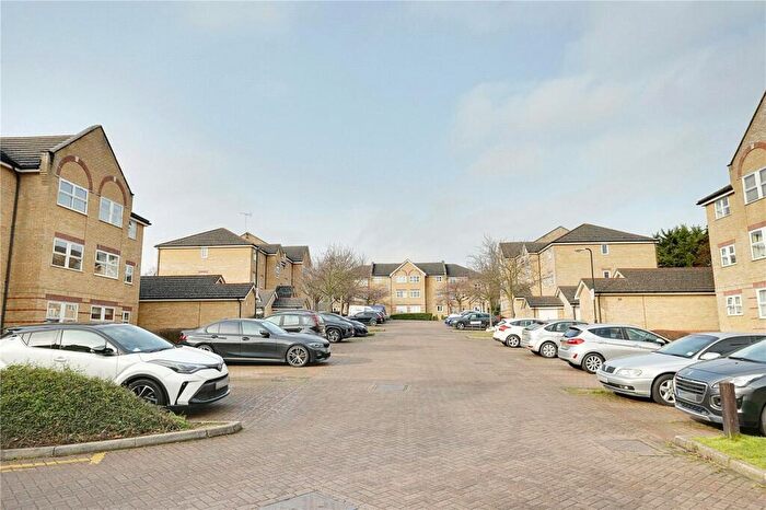 2 Bedroom Flat To Rent In Kirkland Drive, Enfield, EN2