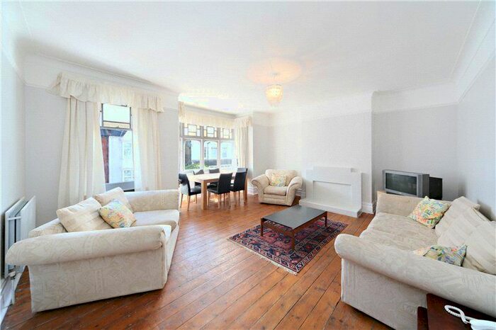 3 Bedroom Terraced House To Rent In Ennismore Avenue, Chiswick, W4