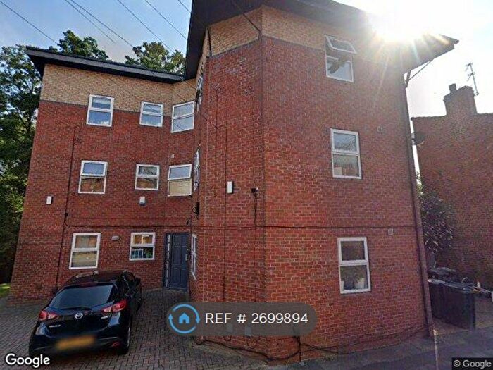 2 Bedroom Flat To Rent In Highbury Court, Leeds, LS6