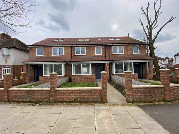 12 Bedroom End Of Terrace House To Rent In Ruislip Road East, London, W13