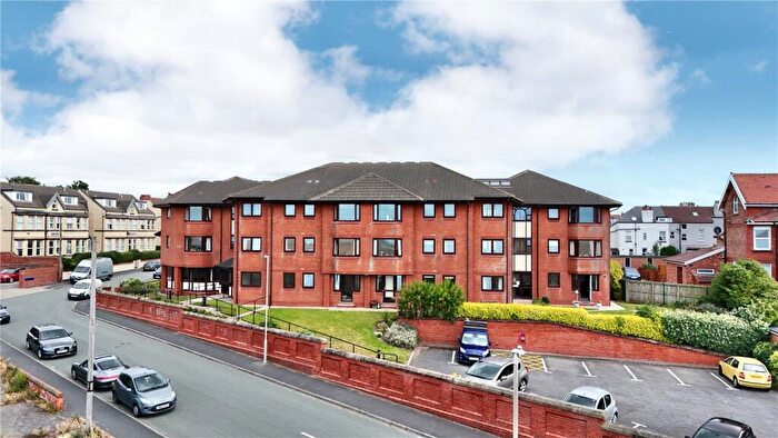 2 Bedroom Apartment For Sale In Alderley Road, Wirral, Merseyside, CH47