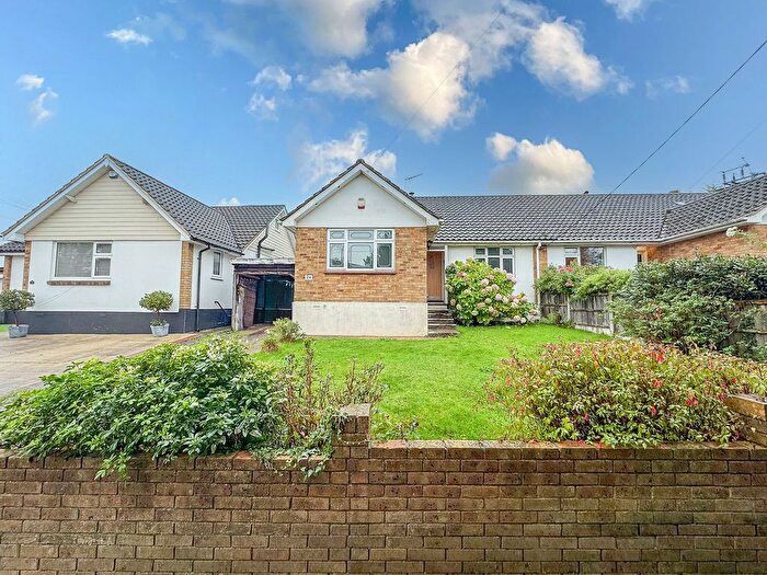 2 Bedroom Semi-Detached Bungalow For Sale In Greensward Lane, Hockley, SS5
