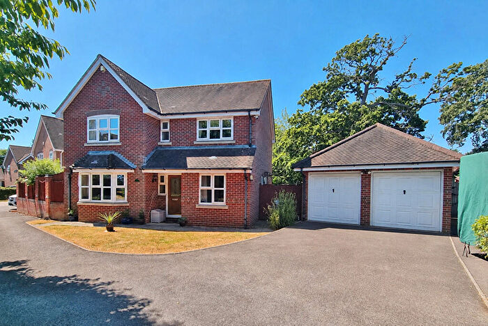 4 Bedroom Detached House For Sale In Nursery Road, Bedhampton, PO9