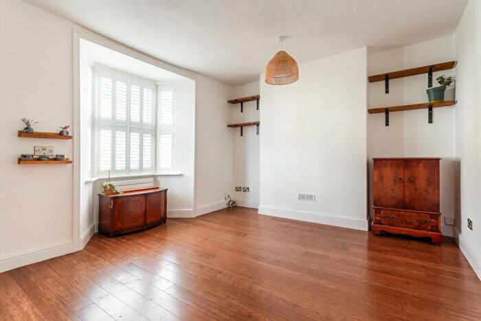 1 Bedroom Apartment For Sale In Rose Hill Close, Brighton, BN1
