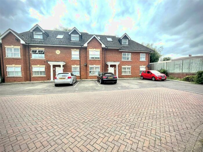 2 Bedroom Apartment To Rent In Waters Reach, Blackamoor Lane, Maidenhead, Berkshire, SL6
