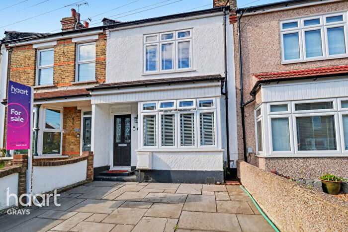 3 Bedroom Terraced House For Sale In Chadwell Road, Grays, RM17