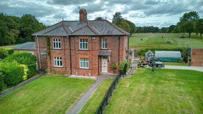 3 Bedroom Semi-Detached House For Sale In Snipe Lane, Darlington, DL2