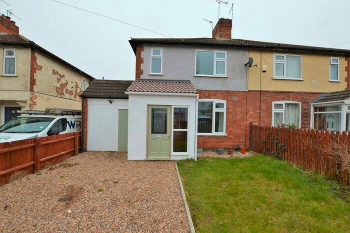 3 Bedroom Semi-Detached House To Rent In Northfield Avenue, Wigston, Leicestershire, LE18