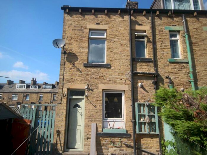 4 Bedroom House To Rent In Palay Road, BD4