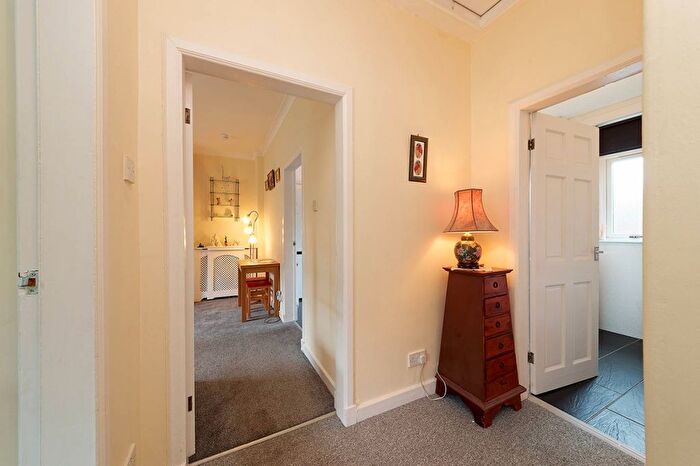 2 Bedroom Semi-Detached Bungalow For Sale In Oxford Road, Renfrew, Renfrewshire, PA4
