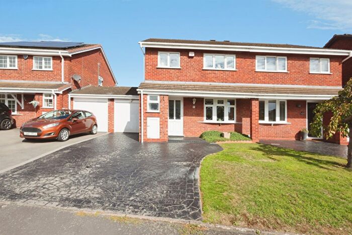 3 Bedroom Semi Detached House For Sale In Delamere Close, Birmingham, B36
