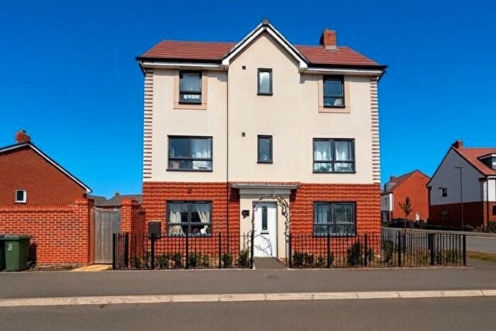 4 Bedroom House To Rent In Johnson Street, Broughton, Aylesbury, HP22