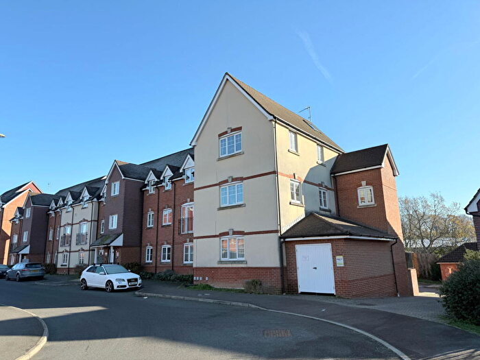 1 Bedroom Flat For Sale In Garstons Way, Holybourne, Alton, GU34