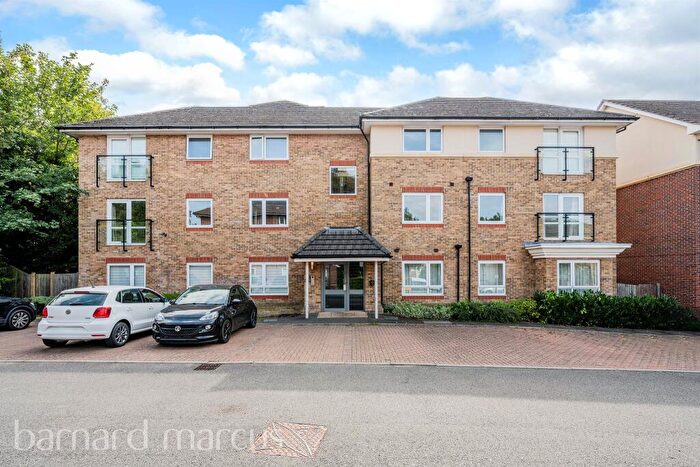 2 Bedroom Flat For Sale In Dalmeny Way, Epsom, KT18