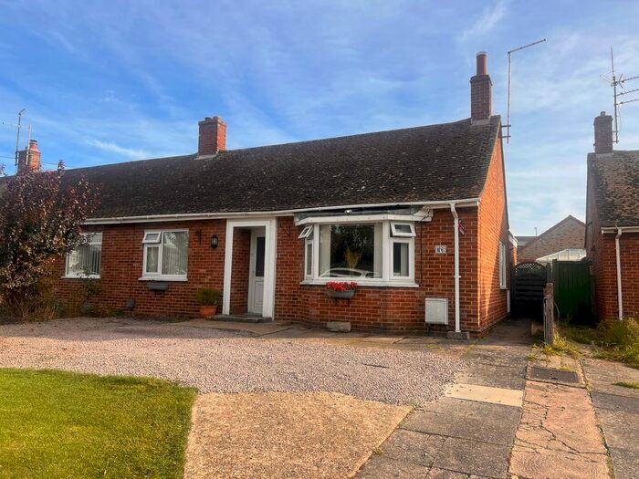 2 Bedroom Bungalow To Rent In Oaktree Close, March, March, PE15