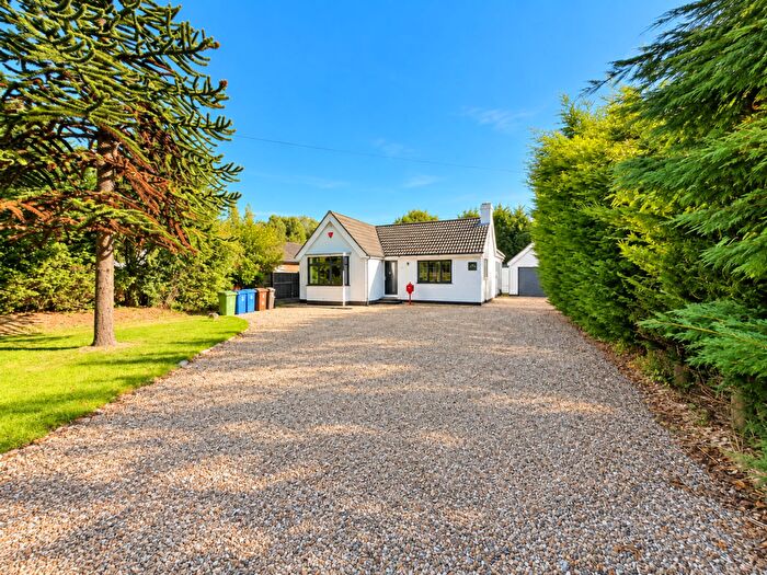 3 Bedroom Detached Bungalow For Sale In Louth Road, New Waltham, DN36