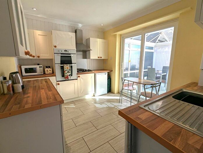 2 Bedroom Detached Bungalow For Sale In Hill Street, Sandown, PO36